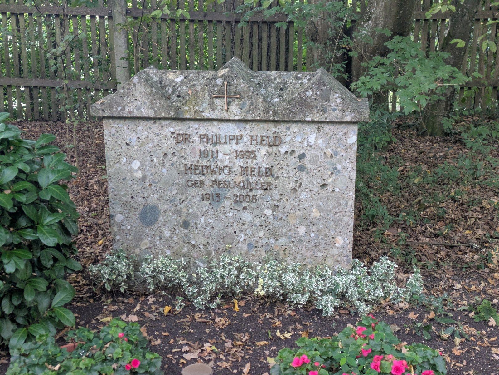 Grabstätte von Philipp Held, Aufnahme September 2026 – Waldfriedhof Freising